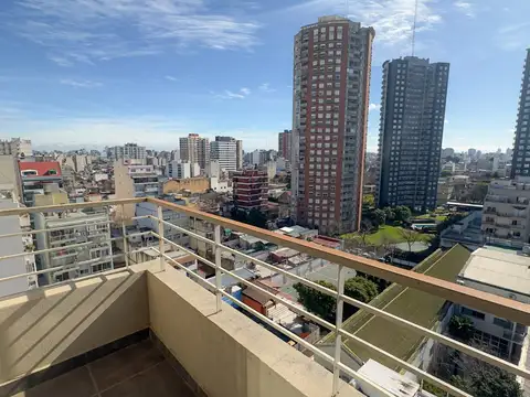 Depto. de 1 Ambiente sobre Av. San Juan Subte Línea "E"