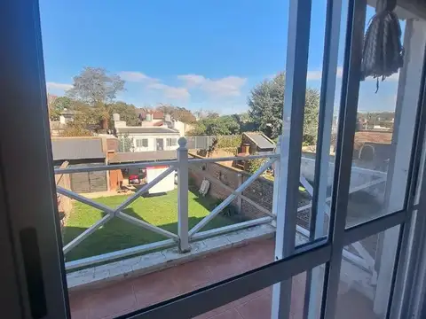 Depto Tipo Casa en Venta con 2 cocheras