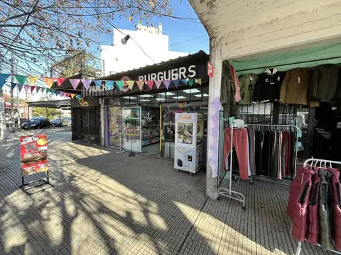 Esquina comercial de 700m2 en venta - Ciudad Jardín