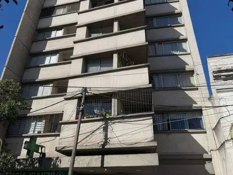 VENTA DEPTO 1 DORMITORIO C COCHERA BARRIO SUR