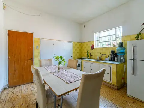 VENTA | PERMUTA - Casa de 2 Dormitorios, con cochera y patio - Granadero Baigorria.