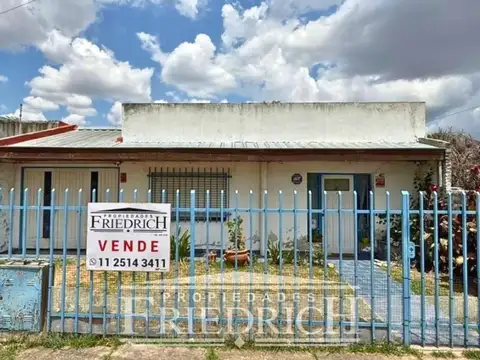CASA EN VENTA - MORENO