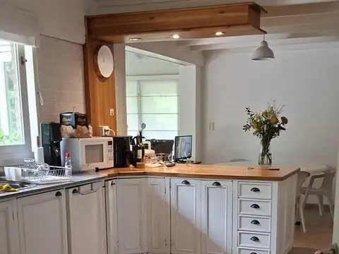 Casa 6 ambientes con 4 baños