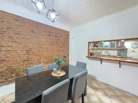 Casa 3 ambientes con 2 baños