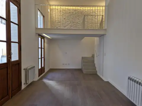 Venta, Casa Pasillo NO PH, 3 dorm, Escritorio, Patio parrillero, A estrenar, Mendoza 2400