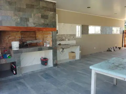 Dorado y Amarillo S/N° 1000