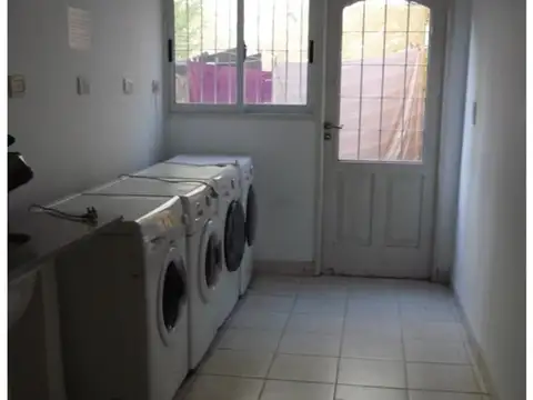 Sarmiento 300, Piso 1