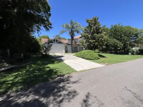 Venta Casa en La Paloma – Villa Allende | 4 Dormitorios + 4 Baños + Quincho + Pileta