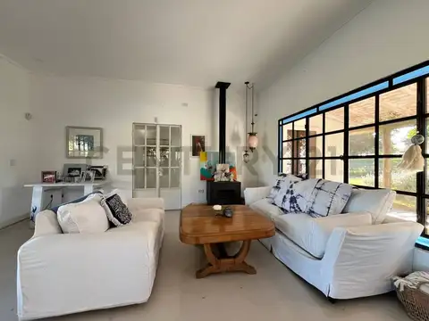 ALQUILER DE CASA CON ESTILO MUY CÁLIDO Y SUPER LUMINOSA (AMUEBLADA)