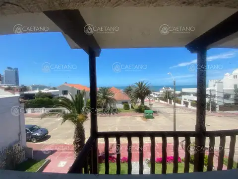 Casa 5 ambientes con 4 baños