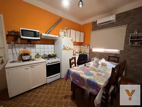 Casa en Venta con 4 cocheras