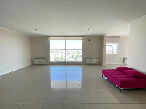 Departamento 4 ambientes con 5 baños