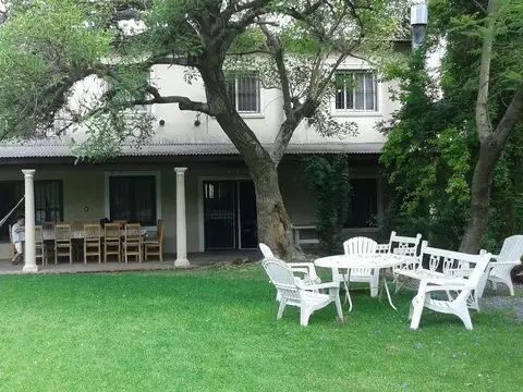 Casa en Alquiler Temporal con 1 cochera