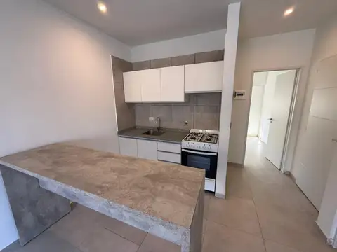 Departamento en Alquiler en Jose Leon Suarez, $ 550.000
