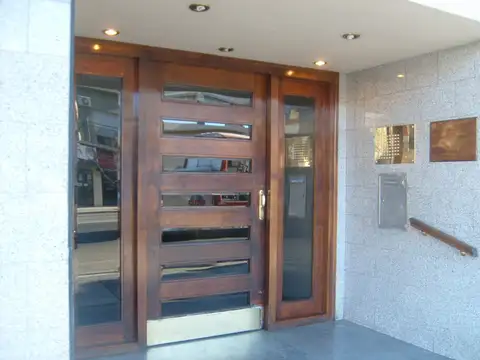 IMPERDIBLE 2 AMBIENTES CON BALCÓN FRANCES COCINA  SEPARADA Y LAVADERO INDEPENDIENTE