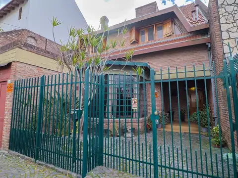 Venta casa 4 amb +jardin +quincho c/parrilla