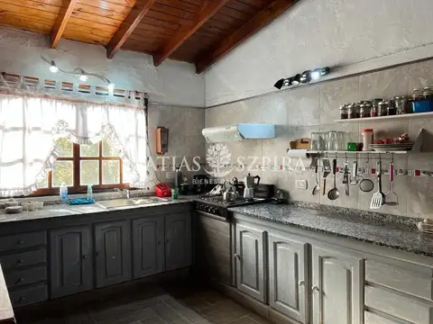 OPORTUNIDAD  VENTA CASA QUINTA EN 20 DE JUNIO CON PILETA