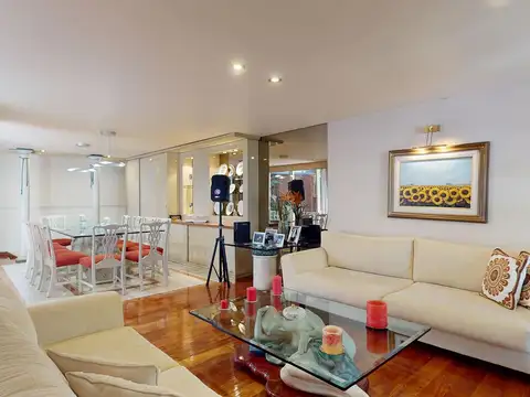 Casa 5 ambientes con 4 baños