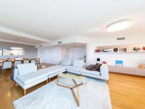 Departamento en Venta con 3 cocheras