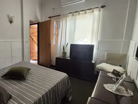 Casa 244 m² Cubiertos Más Lindo Jardín Soleado y Terraza en Devoto - Muy buen Estado 5 Ambientes + Quincho