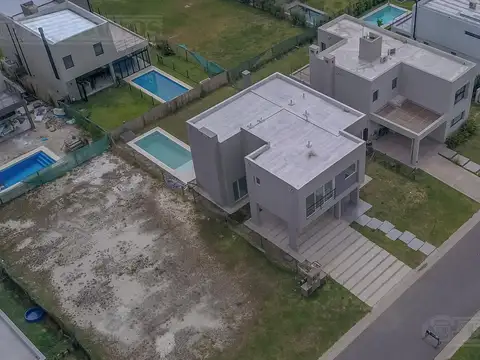 Casa 7 ambientes con 3 baños