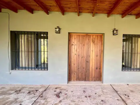 Casa 4 ambientes con 2 baños
