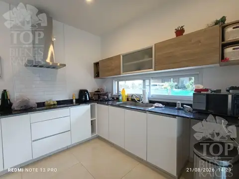 Casa 5 ambientes con 3 baños