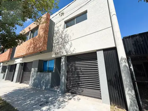 Dúplex a estrenar de dos dormitorios y cochera