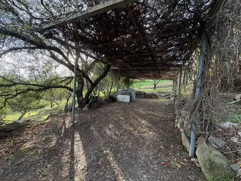 Casa 8 ambientes con 2 baños