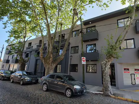 EXCELENTE DEPTO 2 AMB C/BALCON Y COCHERA!