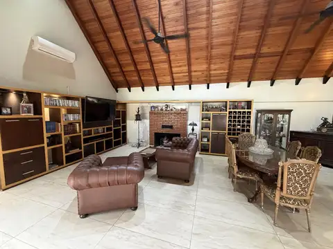 Casa en Alquiler de 4 dormitorios
