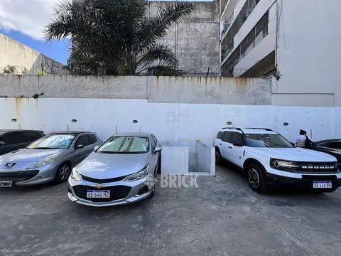 COCHERA FIJA DESCUBIERTA N° 9 EN PLANTA BAJA EN AV. JUAN DE GARAY AL 3700 (HAY OTRAS)