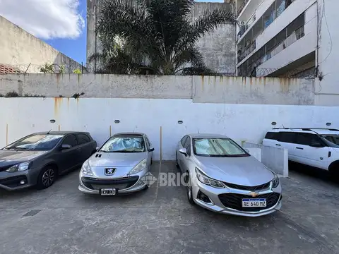 COCHERA FIJA DESCUBIERTA N° 9 EN PLANTA BAJA EN AV. JUAN DE GARAY AL 3700 (HAY OTRAS)