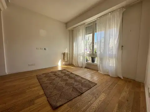 SEMIPISO DE DOS DORMITORIOS  Y ESCRITORIO  RECICLADO  LLENO DE  LUZ  y SILENCIOSO