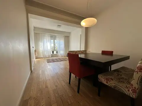Luminoso semipiso de 4 ambientes -75m2- reciclado en Recoleta.
