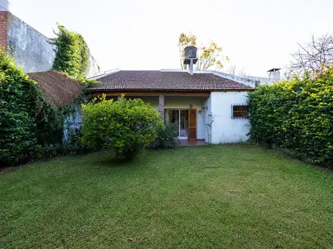 Casa 3 ambientes con 2 baños