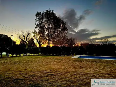 Casa en alquiler c/ cochera en La Cuesta