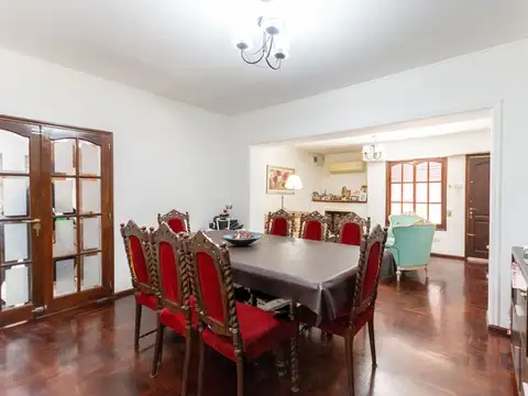 Casa 5 ambientes con 1 baño