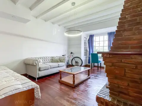 Depto Tipo Casa en Venta de 5 ambientes