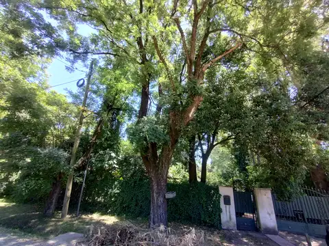 Quinta en Venta con 2 cocheras