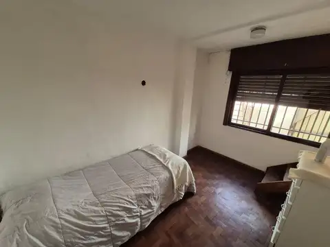 Depto Tipo Casa 5 ambientes con 2 baños