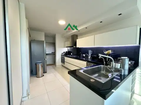 Departamento 6 ambientes con 3 baños