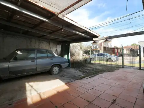 Casa 3 ambientes con 2 baños