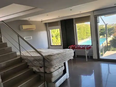 Casa Chalet  en Venta en San Sebastian, Escobar, G.B.A. Zona Norte