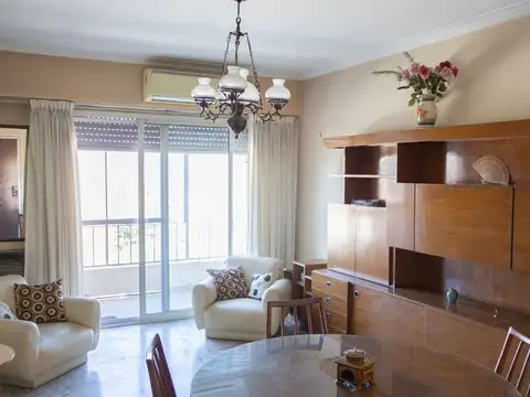 Avenida Directorio 700