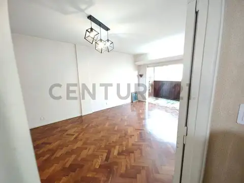 VENTA DEPARTAMENTO 4 AMB C/ DEPENDENCIA Y BALCON CERRADO - Apto crédito