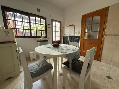 Casa 3 ambientes con 2 baños