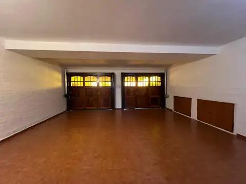 Casa 6 ambientes con 4 baños
