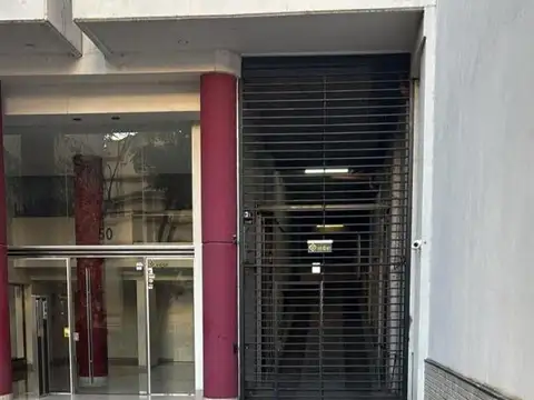 VENTA COCHERA EN ITALIA 50