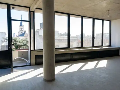 Charlone 1200, Piso 3